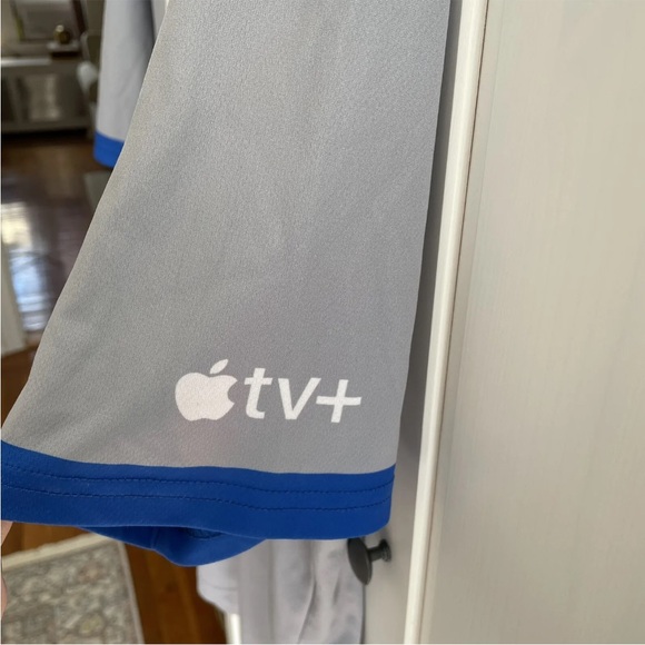 Ted Lasso FYC Press Kit Jersey - RARE - DubaiAir Season 1 (Medium) - Picture 4 of 5